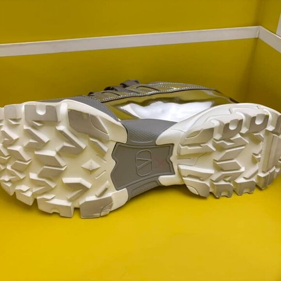 Valentino Garavani x Undercover Climber Sneaker - Picture 13 of 16